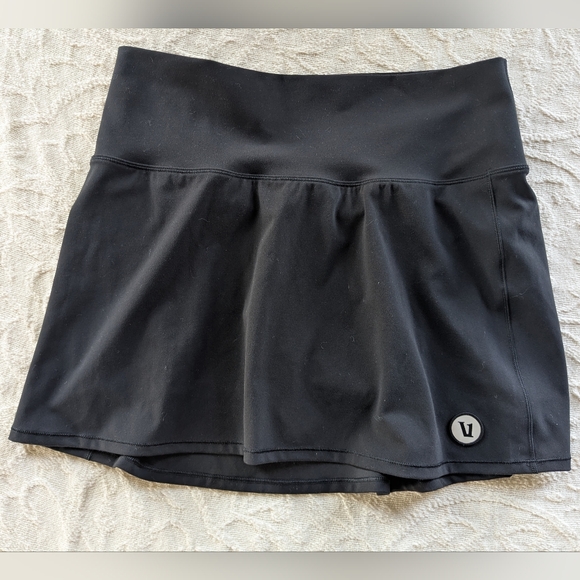 Vuori Volley Skirt Solid Black Tennis Golf Athletic Skort Twirl Sz Medium EUC - Picture 10 of 16
